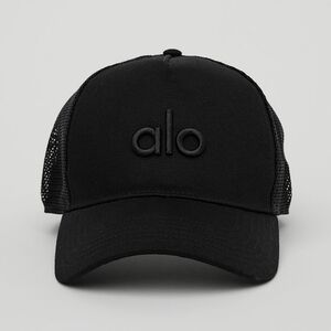 NWT ALO Yoga District Trucker Hat